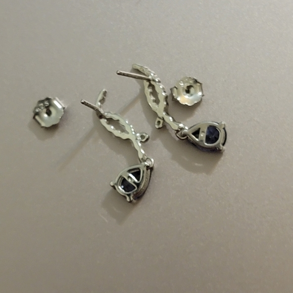 BEAUTIFUL 3/4 CTW CREATED TANZANITE EARRINGS - Picture 5 of 8